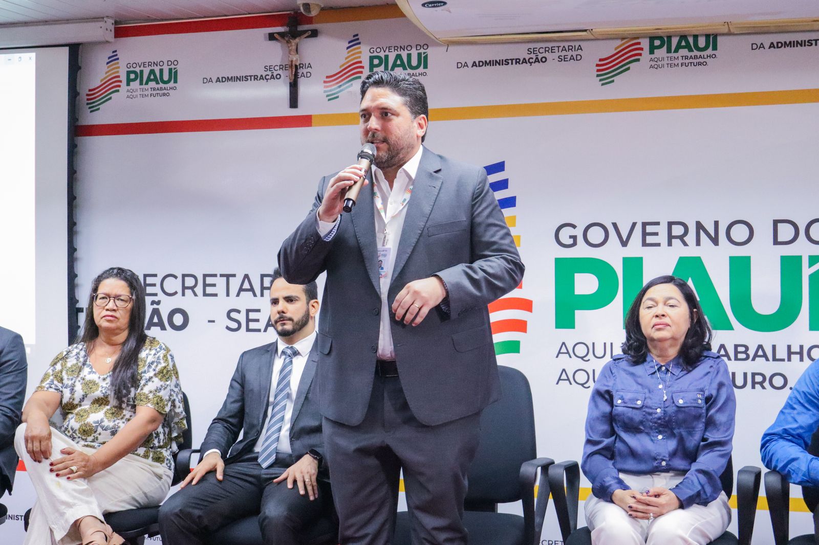 Escola de Governo amplia atuação e lança programa para formação de lideranças sociais no Piauí