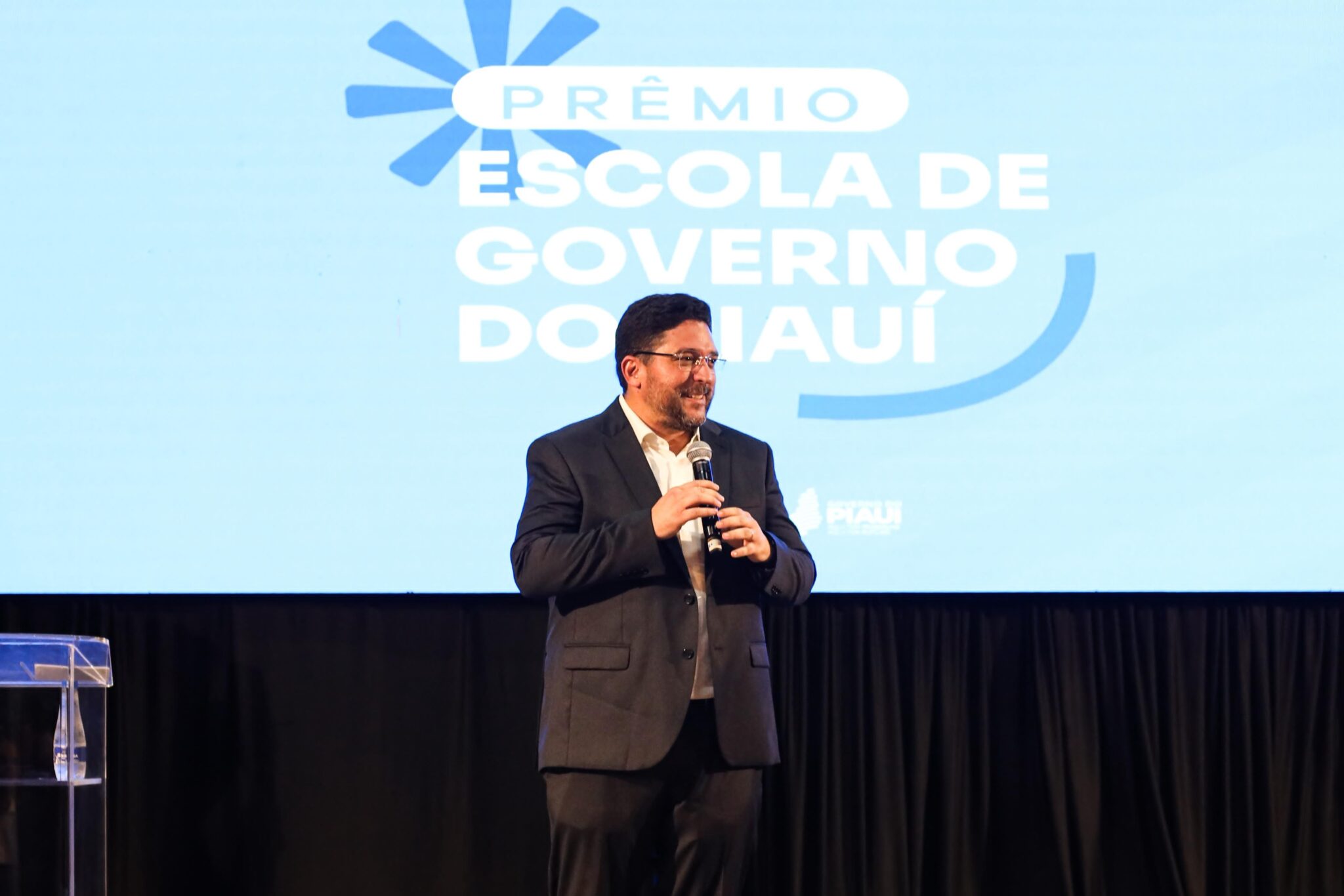 Premiação reconhece gestores e servidores que mais se destacaram nas capacitações promovidas pela Escola de Governo