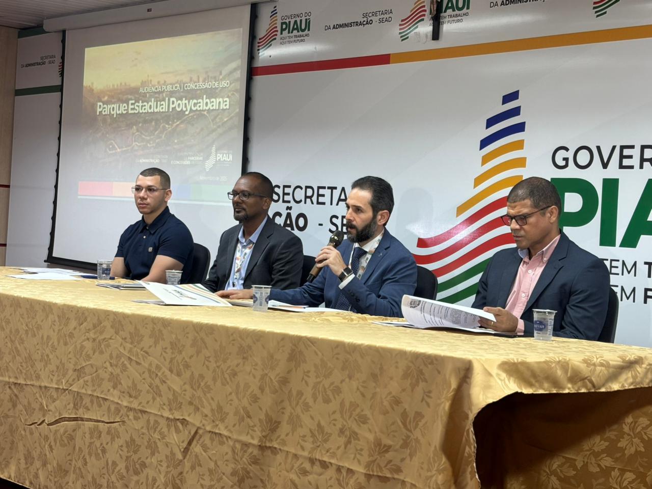 Governo realiza audiência pública e escuta setores da sociedade sobre concessão do Parque Potycabana