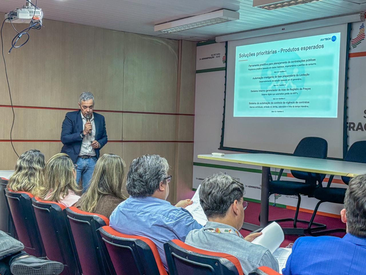 Banca julgadora do Hackathon Compras Inteligentes avalia propostas para solucionar desafios no setor público