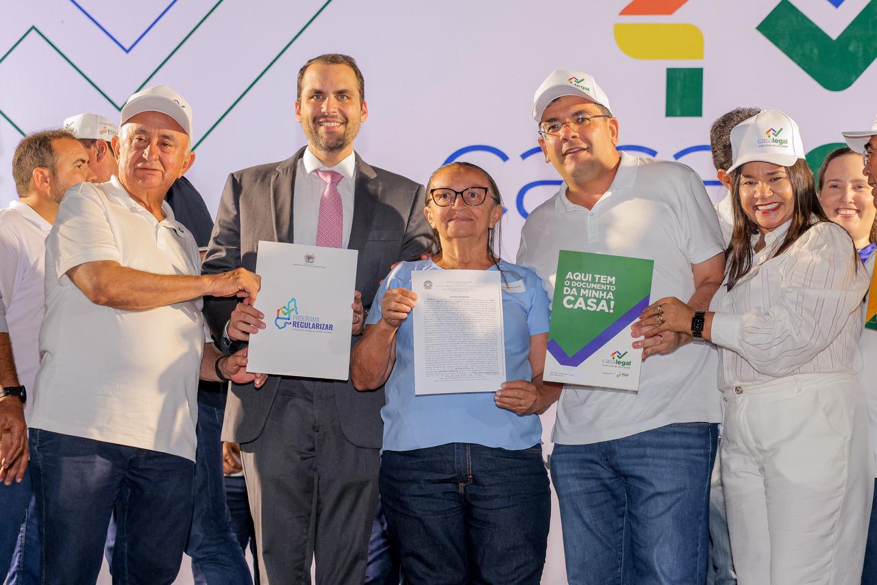 Governador entrega mais de mil registros em Novo Santo Antônio, que passa a ter 100% de imóveis urbanos regularizados