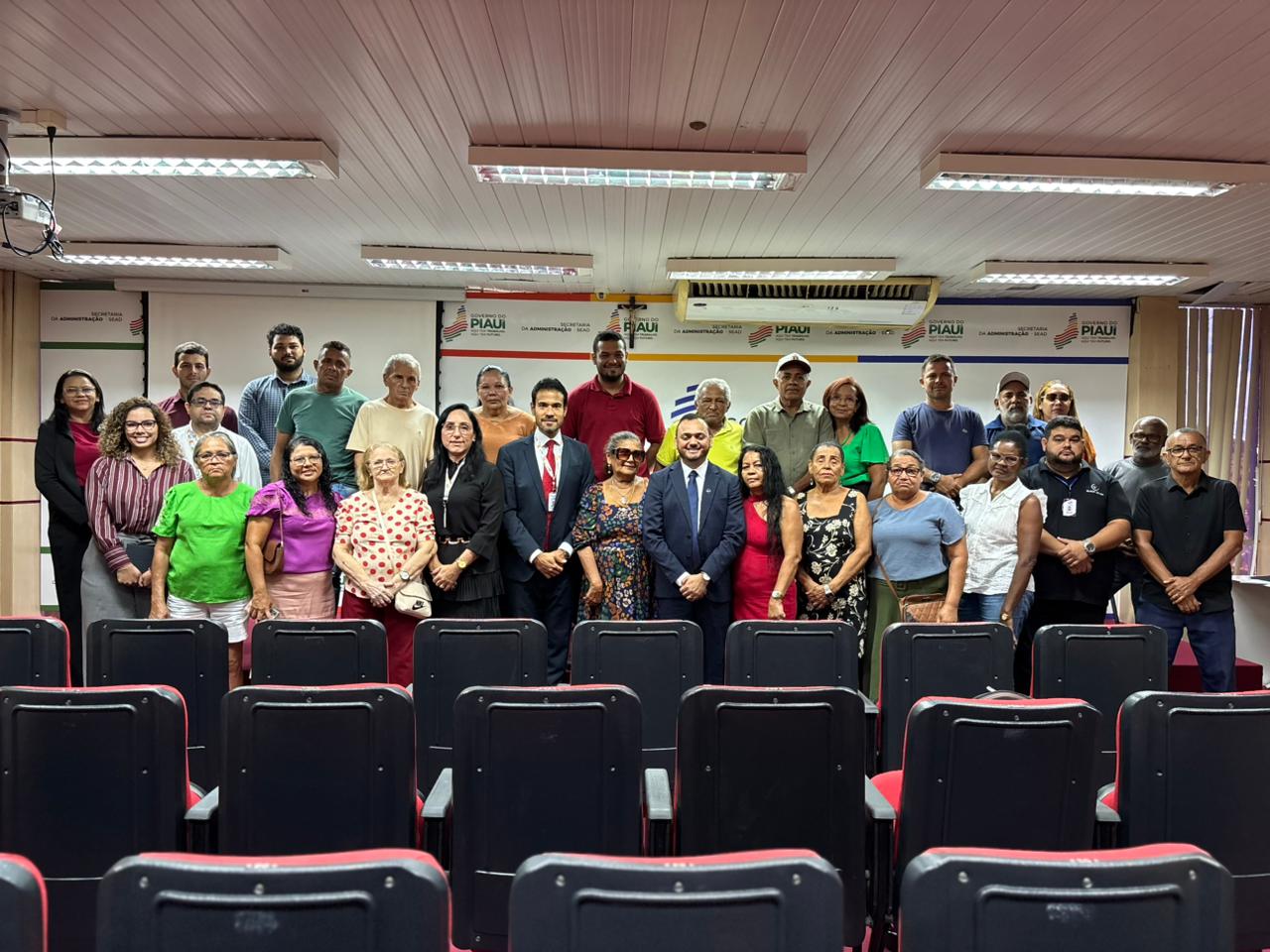 Sead realiza sorteio de boxes para permissionários do Mercado Rodoviário Sul, em Teresina